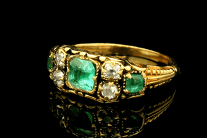 ANTIQUE GEORGIAN c1830 EMERALD & DIAMOND RING 22ct GOLD