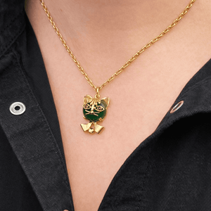 RETRO 1970’s CHRYSOPRASE & GARNET CAT PENDANT 9ct GOLD