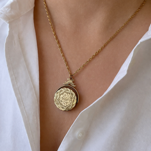 ANTIQUE EDWARDIAN ENGRAVED SPINNING FOB LOCKET 9ct GOLD