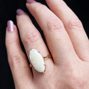 MID-CENTURY SOLID WHITE OPAL RING IN 14ct GOLD