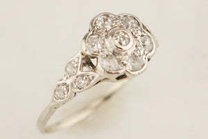 ORIGINAL ART DECO c1920 DIAMOND DAISY RING 18ct WHITE GOLD & PLATINUM