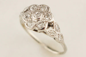 ORIGINAL ART DECO c1920 DIAMOND DAISY RING 18ct WHITE GOLD & PLATINUM