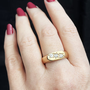 VINTAGE THREE-STONE OLD EUROPEAN DIAMOND SIGNET RING 9ct GOLD
