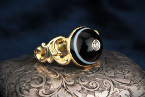 ANTIQUE VICTORIAN BANDED AGATE & DIAMOND MOURNING RING 18ct GOLD