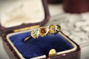 R&V BESPOKE SAPPHIRE RING 9ct YELLOW GOLD