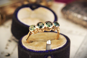 R&V BESPOKE SAPPHIRE RING 9ct YELLOW GOLD