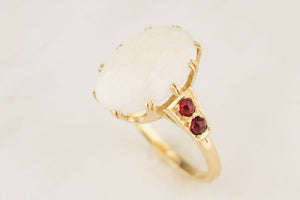 RETRO MID CENTRUY OPAL & GARNET RING 14ct GOLD