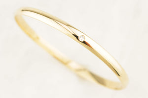 CONTEMPORARY DIAMOND & SPINEL BANGLE 9ct GOLD