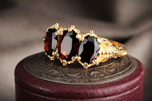 RETRO 1974 GARNET TRILOGY RING 9CT GOLD