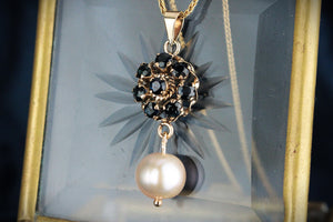 VINTAGE SAPPHIRE & PEARL PENDANT 18ct GOLD