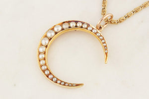 ANTIQUE VICTORIAN GARNET NATURAL SEED PEARL CRESCENT MOON PENDANT 15ct YELLOW GOLD