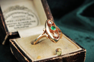 VINTAGE DIAMOND & EMERALD RING 9ct GOLD