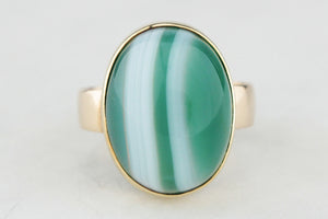 MID-CENTURY BANDED AGATE RING 14ct YELLOW GOLD