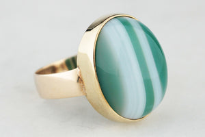 MID-CENTURY BANDED AGATE RING 14ct YELLOW GOLD