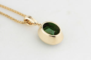 BESPOKE 2.75ct GREEN TOURMALINE PENDANT 10ct GOLD