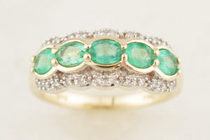 MODERN EMERALD & DIMAOND RING 9ct GOLD