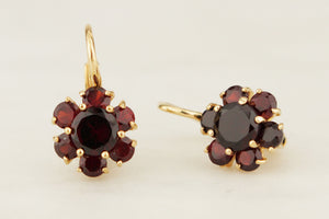 VINTAGE PYROPE GARNET CLUSTER EARRINGS 18ct GOLD