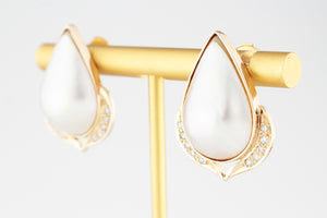 DESIGNER MABE PEARL & DIAMOND STATEMENT EARRINGS 18ct GOLD