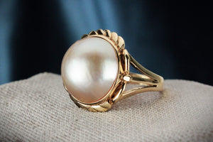VINTAGE MABE PEARL STATEMENT RING 9ct GOLD