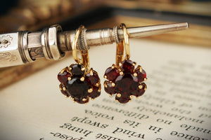 VINTAGE PYROPE GARNET CLUSTER EARRINGS 18ct GOLD