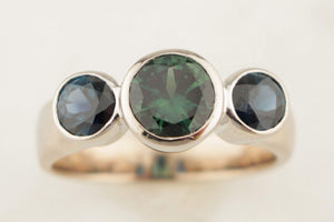 CONTEMPORARY SAPPHIRE TRILOGY RING 18ct WHITE GOLD