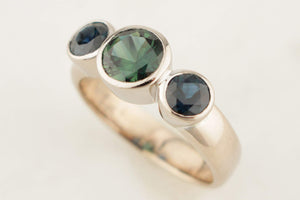 CONTEMPORARY SAPPHIRE TRILOGY RING 18ct WHITE GOLD