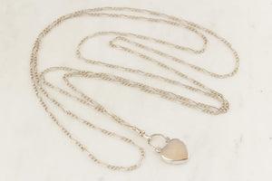 ANTIQUE LATE VICTORIAN c1890 SILVER MUFF CHAIN & AGATE PADLOCK HEART