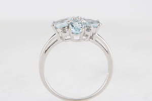 MODERN AQUAMARINE CLUSTER RING 9ct WHITE GOLD