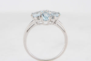 MODERN AQUAMARINE CLUSTER RING 9ct WHITE GOLD