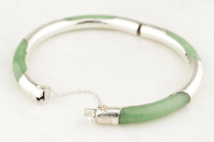 VINTAGE HINGED JADE AND STERLING SILVER BRACELET