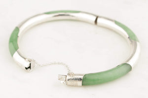 VINTAGE HINGED JADE AND STERLING SILVER BRACELET