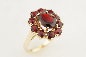 VINTAGE MID-CENTURY GARNET RING 9ct GOLD