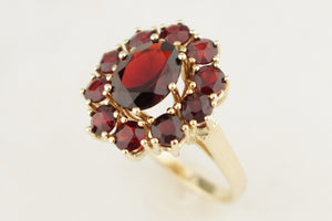 VINTAGE MID-CENTURY GARNET RING 9ct GOLD