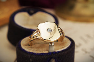 CUSTOM R&V OEC DIAMOND SHIELD SIGNET RING 9ct GOLD