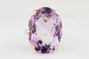 MID-CENTURY 1972 14.0ct AMETHYST COCKTAIL RING