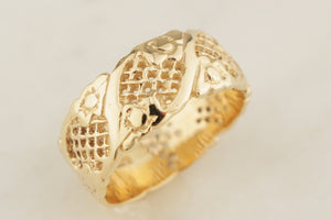 VINTAGE ESTATE ETCHED & PEIRCED 7.65mm BAND 9ct GOLD