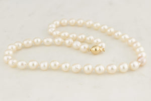 VINTAGE ESTATE SINGLE STRAND FRESH WATER PEARL NECKLACE 14ct GOLD CLASP