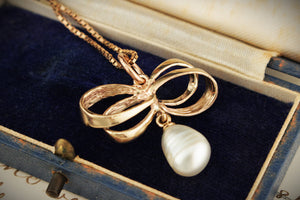 ANTIQUE c1920 SEMI-BAROQUE PEARL BOW PENDANT 9ct GOLD
