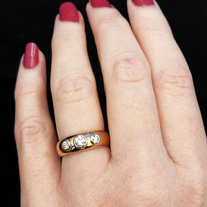 RETRO DIAMOND TRILOGY RING 18ct GOLD