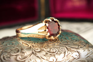 ANTIQUE EDWARDAIN c1910 1.7ct GARNET RING 9ct GOLD
