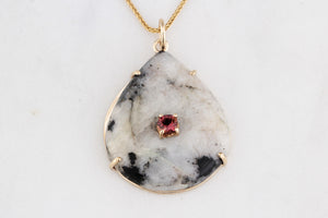 BESPOKE WHITE MOSS AGATE & PINK SAPPHIRE PENDANT 9ct GOLD