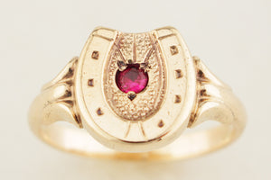 ANTIQUE AUSTRALIAN c1919 RUBY HORSE SHOE SIGNET RING 9ct GOLD