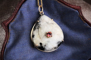BESPOKE WHITE MOSS AGATE & PINK SAPPHIRE PENDANT 9ct GOLD