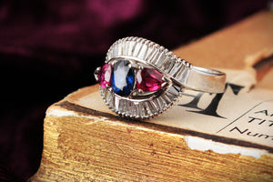 VINTAGE PLATINUM 1940's SAPPHIRE, RUBY & DIAMOND RING