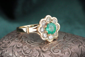 EMERALD & DIAMOND CLUSTER RING 14ct GOLD