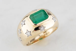 CONTEMPORARY EMERALD & DIAMOND RING 14ct GOLD