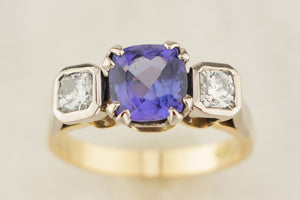 VINTAGE c1970 TANZANITE & DIAMOND RING 18ct GOLD