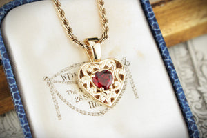 VINTAGE ANTIQUE STYLE GARNET FILIGREE HEART ENHANCER 9ct GOLD
