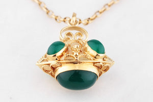 ANTIQUE VICTORIAN CHALCEDONY PENDANT 18ct GOLD
