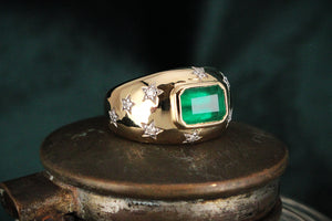 CONTEMPORARY EMERALD & DIAMOND RING 14ct GOLD